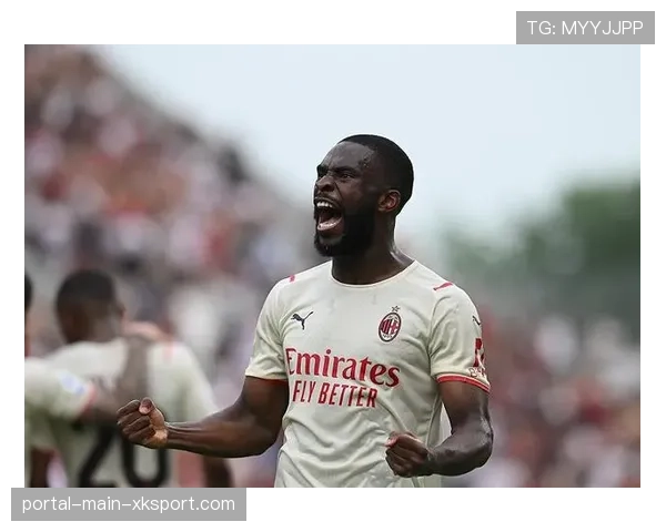 从0-2到3-2：AC米兰逆转那不勒斯晋级之路，莱奥上演助攻帽子戏法